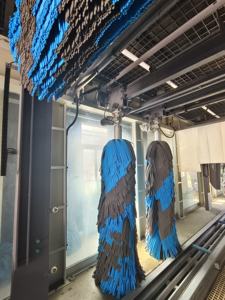 Station de <span class=keywords><strong>lavage</strong></span> de voitures en tunnel de qualité commerciale avec système de brosses rotatives pour stations-service à fort trafic et nettoyage automatique des véhicules - Product Image 2