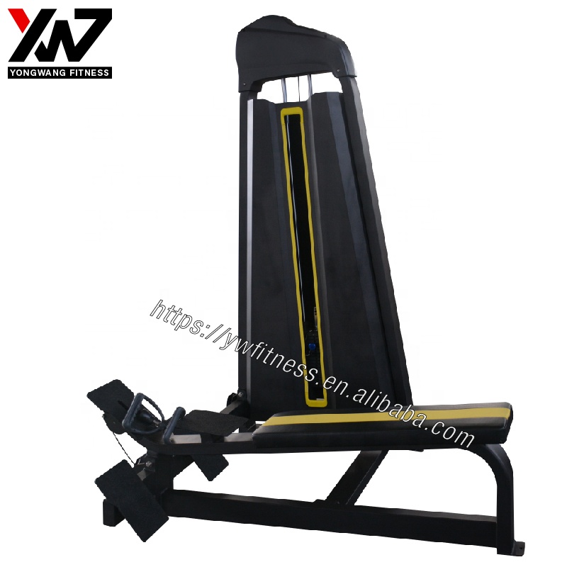 Тренажер для силовых тренировок в тренажерном зале