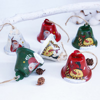 Vente en gros de haute qualité, personnalisé, petit mini ornement de Noël en métal rouge, blanc et vert, cloche de Noël personnalisée, pendentif suspendu/