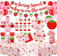 Ensemble de vaisselle jetable pour fête d'anniversaire sur le thème de la fraise, comprenant des assiettes, des gobelets, des serviettes, des couverts, une nappe, des drapeaux, des décorations de gâteau