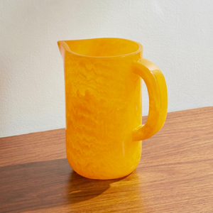 Juego de Jarra de Resina para el Hogar y Jardín, 100% Hecho a Mano, Patrón de Mármol, Libre de BPA, Moderno y Lujoso, Compatible con Copas de Vino, Ligero, Ideal para Fiestas - Product Image 1