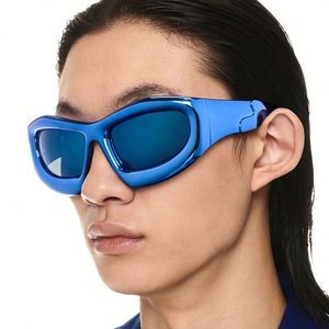Lunettes de soleil tendance 2025 pour hommes, monture large argentée, protection UV400, style Y2K, lunettes de soleil œil de chat pour femmes - Product Image 1