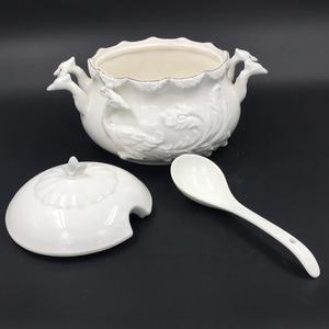 En gros Offre Spéciale 3-4L BLANC Soulagement Porcelaine Soupière Avec Louche - Product Image 4
