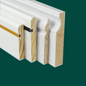 白色底漆中密度纤维板或实木踢脚板成型，用于室内家用门框面板檐口踢脚板檐口