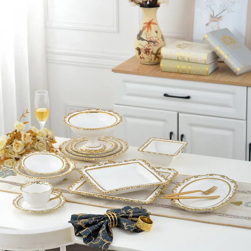 प्रकाश लक्जरी सोने यूरोपीय शैली पैलेस मिट्टी tableware सेट, तुर्की उभरा सोने के फूल चीनी मिट्टी के बरतन डिनर सेट