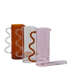 <span class=keywords><strong>Carafe</strong></span> et gobelet en verre coloré octogonal personnalisé en gros, résistant <span class=keywords><strong>à</strong></span> la chaleur et au <span class=keywords><strong>froid</strong></span>, en borosilicate élevé, <span class=keywords><strong>pour</strong></span> boissons froides et jus - Product Image 1