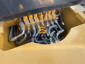 مستوردة عالية الجودة ، كاتربيلر ياباني عتيق 20 طن ، حفار تعدين حديث ، جرافة تفريغ أمامية مستعملة - Product Image 5