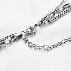 Collier à trois couches doré en alliage de zinc, chaîne géométrique, pour usage quotidien, chaîne de clavicule pour femme, style simple et élégant - Product Image 2