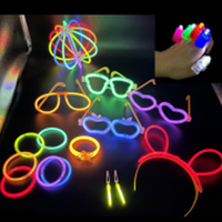 Ensemble de 22 anneaux arc-en-ciel colorés, lunettes, chapeaux, bâtons lumineux dansants, cadeau de fête