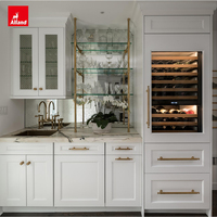 Armoires de cuisine Allandcabinet en bois laqué mat noir et blanc avec marbre Calacatta