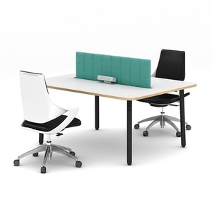 Chaises et tables de bureau pour 4 personnes, mobilier de bureau moderne, poste de travail avec cloison de séparation pour cadres - Product Image 5