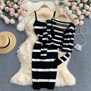 Noir et blanc rayé à manches longues pull tricoté Cardigan et Spaghetti sangle moulante robe mi-longue costumes femmes deux pièces ensembles - Product Image 5