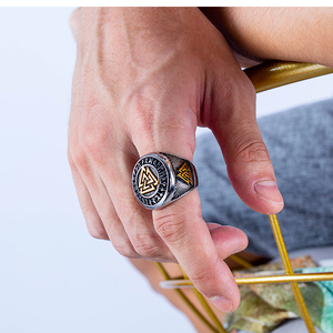 Vente en gros de bijoux en acier inoxydable rétro punk nordique Viking <span class=keywords><strong>Runes</strong></span> trois triangles imbriqués Valknut chevalière hommes - Product Image 5