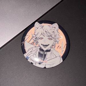 Nuevos y Populares 5 Diseños de Hanyuu <span class=keywords><strong>Hinata</strong></span> Shoyo, Insignias Redondas Reflectantes con Doble Flash, Botones de Anime, Broches, Recuerdos para Niños - Product Image 5