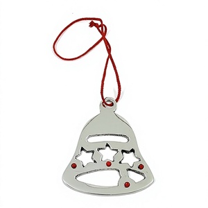 Adorno Navideño Metálico en Forma de Campana con Estrellas Cortadas con Láser y Detalles Rojos, Decoración Colgante de Estilo Tradicional a Precio Económico - Product Image 1