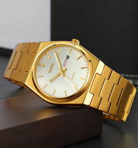 นาฬิกาควอตซ์หรูหราแบบกำหนดเอง OEM รุ่นยอดนิยม พร้อมโลโก้ ตัวเรือนสแตนเลสสีทอง กันน้ำ นาฬิกาขายส่งจากกว่างโจว - Product Image 3