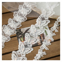 Ruban de Dentelle Guipure Brodé Blanc, Tissu Décoratif avec Papillons et Perles pour Couture