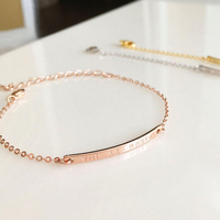Bracelet classique minimaliste personnalisé en acier inoxydable plaqué or, avec gravure DIY de logo, nom ou texte, barre horizontale vierge