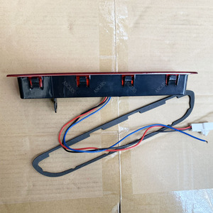 Gruppo Luci Freno LED di Alta Qualità per Toyota Hiace 2004-2019, Lampada Freno Superiore, Luce di Stop Centrale per Paraurti Posteriore - Product Image 5