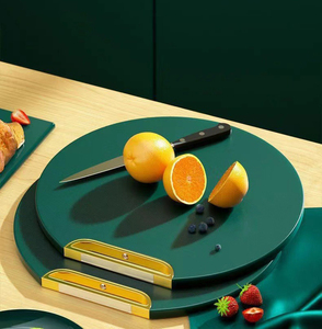 Bloc à découper rond en plastique PE <span class=keywords><strong>planche</strong></span> à découper résistante à la moisissure de couleur verte <span class=keywords><strong>planche</strong></span> à découper antibactérienne et durable pour une utilisation en cuisine - Product Image 4
