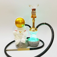 Chicha moderne en résine plastique en forme d'astronaute arabe, design luxueux pour salon et bar, avec lumière LED, utilisation en extérieur