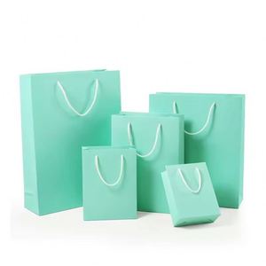 Cardboard Paper Gift Bulk Retail Boutique Packaging Paper Bag for Clothes and Shoes - Product Image 3