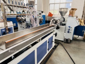 Línea de Producción de Juntas/Tiras de Sellado Blandas y Rígidas de PVC/TPE/TPU/<span class=keywords><strong>TPV</strong></span>, Máquina de Tiras de Sellado Transparentes de PVC - Product Image 3