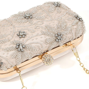 Pochette de soirée de luxe vintage Bell, ornée de perles, strass, broderies et sequins, faite main, pour mariée et anniversaire - Product Image 1