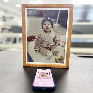 4×4 photo frame wood 13.3" E ink <b>Screen</b> Spectra 6 Color Digital Album extra Extremely long standby mode Solid Wood Photo Frame - Product Image 2