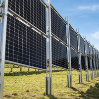 Système de montage au sol photovoltaïque en acier galvanisé à chaud pour clôture solaire bifaciale verticale pour terres agricoles