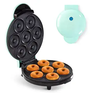 Yeni varış ev profesyonel yapışmaz Mini Donut 7 delik makinesi için çocuk dostu kahvaltı