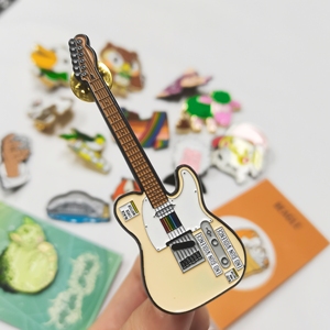 製造MOQカスタマイズされた金属エナメルピンバッジ重要な日ピンホリデーセレブレーションラペルピンお土産用 - Product Image 2