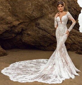 S5894F Vestido de Novia 2025 de Moda, Alta Calidad, Personalizable, con Hombros Descubiertos, Cola de Encaje y Espalda Descubierta - Product Image 1