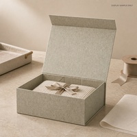Boîte cadeau rigide texturée beige à couvercle rabattable, emballage personnalisé pour les soins de la peau, les cosmétiques, les bijoux, les parfums, les coffrets cadeaux, présentoir de marque pour la vente au détail