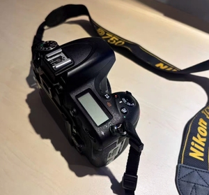 Appareil photo reflex numérique plein format <span class=keywords><strong>D750</strong></span>, capteur CMOS, vidéo Full HD, écran inclinable de 3,20 pouces, compatibilité carte SD, stabilisation optique de l'image - Product Image 3