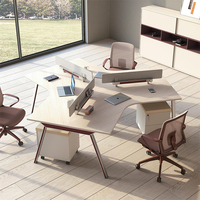 Bureau moderne Postes de travail en bois Bureau d'ordinateur Bureau du personnel 4 assis Cabines de bureau Postes de travail zonés