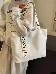 Sac fourre-tout imprimé de logo de marque personnalisé de haute qualité avec sangle de poignée style de vie actif sport sac en toile style lettre motif - Product Image 3