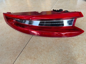 Feu arrière LED d'origine d'<span class=keywords><strong>occasion</strong></span> pour <span class=keywords><strong>Porsche</strong></span> <span class=keywords><strong>911</strong></span> 991.2 - Product Image 2