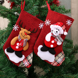 LINGKAI Chaussette de Noël en toile de jute avec décorations 3D en peluche (Père Noël, Bonhomme de neige, Renne, Ours) – Chaussette cadeau à suspendre pour cheminée et décoration de manteau de cheminée - Product Image 4