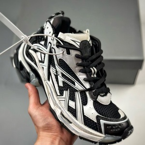 Zapatillas de Baloncesto Unisex de Alta Calidad, Diseño Moderno, Estilo Retro, Zapatos Casuales para Hombre - Product Image 1