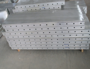 Serre-câble d'alignement pour la construction de coffrages en aluminium - Product Image 1