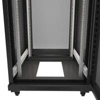 Rack de serveur de centre de données réseau DDF standard FINEN 19 pouces 18U-42U Profondeur 600mm/800mm/1000mm sur pied en stock