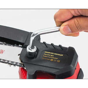 Minimotosierra de 4 y 6 Pulgadas con Baterí<span class=keywords><strong>a</strong></span>, Barra Guí<span class=keywords><strong>a</strong></span> de Acero, Motor sin Escobillas de 900W, para Jardinerí<span class=keywords><strong>a</strong></span> y Tala - Product Image 4