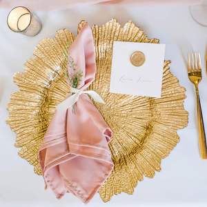 Platos Base Decorativos de Plástico Irrompible de 13 Pulgadas, Color Dorado, para Decoración de Mesa de Recepción de Bodas - Product Image 4