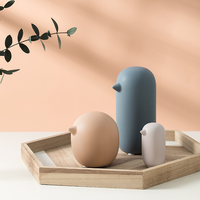 Ornements d'oiseaux en céramique créatifs en gros pour la décoration intérieure du salon, de la chambre, du bureau, de la table, et pour les anniversaires