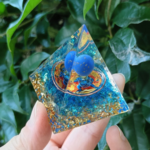 Pirámide de Cristal con Piedras, Resina Epoxi, Manualidades, Bola Azul de 5 cm, Decoración de Escritorio, Adorno para Pecera, Regalo - Product Image 3