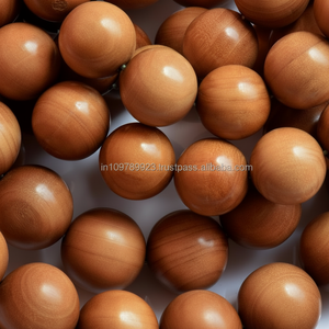 Collar de cuentas de sándalo Santalum Album ecológico con fragancia dulce y amaderada que promueve la atención plena y la paz interior del sur de la India - Product Image 1