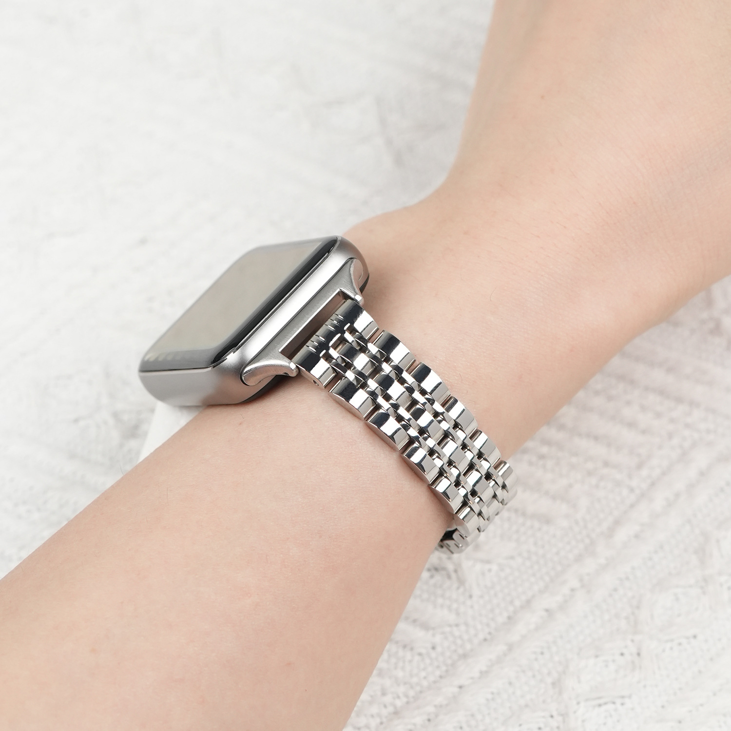 Version fine à sept perles [argent] livrée avec un ajusteur de montre
