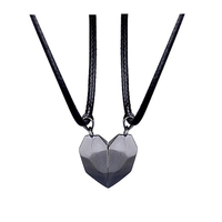 Collar Magnético con Corazón de Amor para el Día de San Valentín, Piedra Negra y Blanca para Parejas, Boda, Hecho de Aleación de Zinc, Joyería de Calidad, Regalo