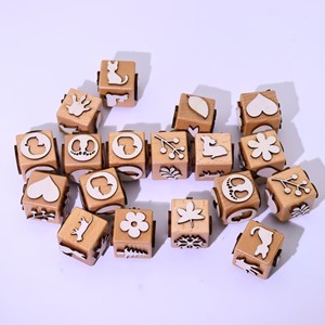 Timbri Playdough in legno su misura in legno naturale con modelli misti timbri giocattoli di pasta per bambini in legno - Product Image 1